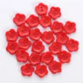 Gedetailleerd overzicht van rode bloemharsknopen, ideaal voor doe-het-zelf en naaien. - Bloemknopen / 13mm (24 Stuks/Verpakking) / Rood