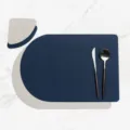 Moderne PU Leder Tischset und Untersetzer Set, wasserdichte hitzebeständige Matte. - Blau & Grau (Brot Tischset + Dreieck Untersetzer)