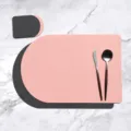 Nordisch Leder Tischset und Untersetzer Set, wasserdicht, rutschfest, hitzebeständig Matte - Rosa & Dunkelgrau (Brot Tischset + Brot Untersetzer)