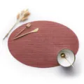 Ovale rote PVC gewebte Tischset hitzebeständige Tischmatte Esszimmertisch Dekoration - Oval 45x30cm / Goldfaden Rot