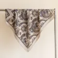 Sciarpa quadrata in lana vintage con fantasia paisley classica per elegante stile donna. - Paisley Vintage