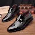 Herren Business Anzugschuhe, schwarzes Lackleder Spleißdesign, formelle Hochzeitsschuhe. - 38 / Schwarz