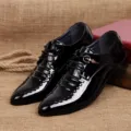 Schwarze Lackleder Herren Business Schuhe Formelle Schnürschuhe mit Metalldekoration - 36 / Schwarz