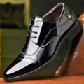 Herren schwarzer Business Lederschuh Variante glänzendes Lackleder elegantes Design. - 38 / Elegant Schwarz