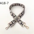 Correa de bolso de repuesto ajustable con elegante diseño de monograma y herrajes dorados. - Gris