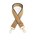 Detalle de correa de bolso de jacquard ancha ajustable, hombrera de repuesto con herrajes dorados. - Amarillo