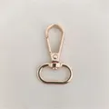 Roségoldener Metall Karabinerhaken und Drehring für Handtaschen und Schlüsselanhänger Detail - Gold