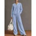 Casual lichtblauwe V-hals langearm sweatshirt en wijde broek comfortabele loungewear. - S / Top en Broek / Blauw