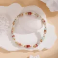 Primo piano del braccialetto di perle vintage con pietre quadrate colorate e perle. - 12#