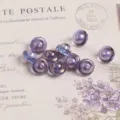 Perles de cristal violettes en forme de Saturne pour bijoux artisanaux bracelets colliers. - 1 perle / Crépuscule Bleu Brumeux