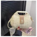 Woven straw shoulder bag, handmade beach handbag with brown leather clasp for summer vacation. - Lock / Off White