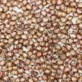 Gros plan détaillé de perles en verre en forme de T, parfait pour les projets de bijoux DIY. - Turquoise