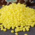 Perles de rocaille en verre jaune 2mm rondes et nacrees pour la fabrication de bijoux DIY - 10.00g / RR11/0-422