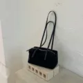 Schwarze Wildleder Kissen Schultertasche mit langen Riemen minimalistische Damen Alltagstasche - 23*11*12 / Schwarz