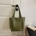 Borsa tote in pelle intrecciata verde, elegante borsa a spalla da donna per lavoro e moda. - Verde