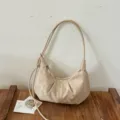 Retro Wildleder Dumpling Umhängetasche, lässige Hobo Tasche für Damen, schicke Alltagstasche. - Weiß
