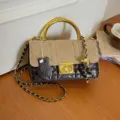 Gesteppte Kettenhandtasche khaki braun Colorblock Luxus Umhängetasche mit Metallgriff - 21x7x12cm mit Anhänger / Khaki