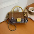 Braune Patchwork Gesteppte Ketten-Umhängetasche, Vintage Luxus Stil Henkeltasche. - 21x7x12cm mit Anhänger / Braun