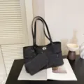 Casual καθημερινή τσάντα ώμου denim με δερμάτινη λεπτομέρεια και συνοδευτικό τσαντάκι. - Μαύρο