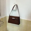 Braune Wildleder-Umhängetasche mit Metalldrehverschluss, Retro-Schultertasche Handtasche. - 25*8*14 / Braun