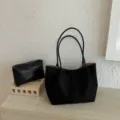 Schwarze Wildleder Shopper Tasche mit Etui, große lässige Umhängetasche für Damen. - Ohne Anhänger / Schwarz