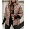 Detalles de chaqueta acolchada de invierno con capucha para mujer con mangas largas patchwork. - S / Tops / Camel