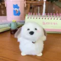 Lindo llavero de cachorro de peluche blanco con campana de metal suave animal juguete. - Perro campana
