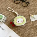Monedero de peluche lindo con diseño de oso bordado, dije de cereza y correa para la muñeca. - Monedero de Oso de Cereza