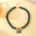 Collar llamativo de cuentas planas de resina verde con dije de cangrejo azul marino - Estilo Cangrejo Cuentas Planas / Azul