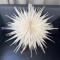 Weißer 3D Papierstern Hängedekoration, Schneeflocke Anhänger für Weihnachtsfeier und Heimdekoration. - Doppelschicht Schneeflocke-Spitze Blütenblätter (HW-G04W) / 42 cm
