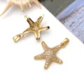 Ciondolo Stella Marina Zircone Oro DIY Gioiello Accessorio, Rame Placcato Oro 18K Componente - Ciondolo Stella Marina con Zirconia (T3979) / 1 Pezzo (26x19x5.3mm)