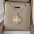 Collar con colgante de trébol bañado en oro con circonitas, elegante joya de cadena de clavícula. - Collar de Flor de Cuatro Hojas de Núcleo Blanco (X1123) / Dorado