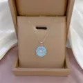 Collar con Colgante de Margarita Azul Cadena Plateada Joya de Flor Esmaltada Elegante - Collar de Margarita Azul (X0797) / Plateado