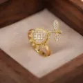 Anillo de girasol chapado en oro con circonitas, joya floral abierta y elegante. - Anillo Abierto de Girasol (J0224) / Dorado