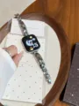 Hochwertiges Metall Stern Uhrenarmband kompatibel mit Apple Watch in elegantem Silber. - Passend für: S10/11 42mm / Silber