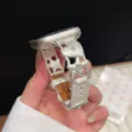 Herz und Stern Leder Metall Uhrenarmband kompatibel mit Apple Watch Serie, modisches Zubehör - Weiß Perlweiß