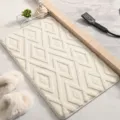 Thickened tufted diamond pattern bathroom rug in creamy white, soft fleece anti-slip floor mat. - 40*60cm / White