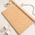 Absorbent cable knit bath mat, soft fleece non-slip floor mat for bathroom and home entryway use. - 40*60cm / Light Camel