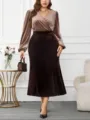 Plus-Size Samt Zweiteiler-Set mit Wickel-Langarmtop und passendem Midirock für Damen. - 0XL / Grüne und Blaue Stickerei (03)