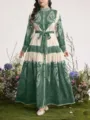 Abito maxi verde taglia comoda con stampa cachemire maniche lunghe e cintura. - 0055