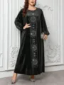 Elegantes schwarzes Samt Maxikleid in Übergröße mit Strassbeschnitt und langen Ärmeln. - Stil 219
