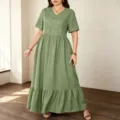 Große Größen grünes V-Ausschnitt Midikleid mit Spitzenpatchwork und kurzen Ärmeln. - 0XL / Grün