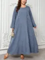 Elegantes blaues gestreiftes Maxikleid in Übergröße mit langen Ärmeln für Damen. - Stil 223