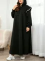 Schwarzes Maxikleid in Übergröße mit Kapuze und weißer Rüschenbesatz für elegante Damen - Stil 227