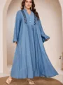 Abito lungo blu plus size a maniche lunghe con ricamo anteriore e polsini con volant per donna. - 0076