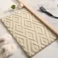 Beige tufted bath mat with geometric diamond pattern, thick anti-slip floor rug for bedroom - 40*60cm / Beige