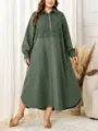 Dunkelgrünes Langarm-Kleid in Übergröße mit detailliertem geometrischem Spitzen-Brusteinsatz. - 1XL / Dunkelgrün