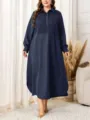 Details zum dunkelblauen Plus Size Langarmkleid mit geometrischer Stickerei und Revers. - 1XL / Dunkelblau