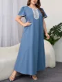 Abito maxi blu oversize comodo con rifinitura in pizzo bianco e vestibilità ampia e casual. - 0XL / Vestiti / Pizzo Blu