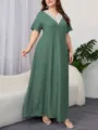 Abito lungo verde plus size con elegante scollo a V in pizzo e maniche corte alla moda. - 1XL / Vestiti / Verde
